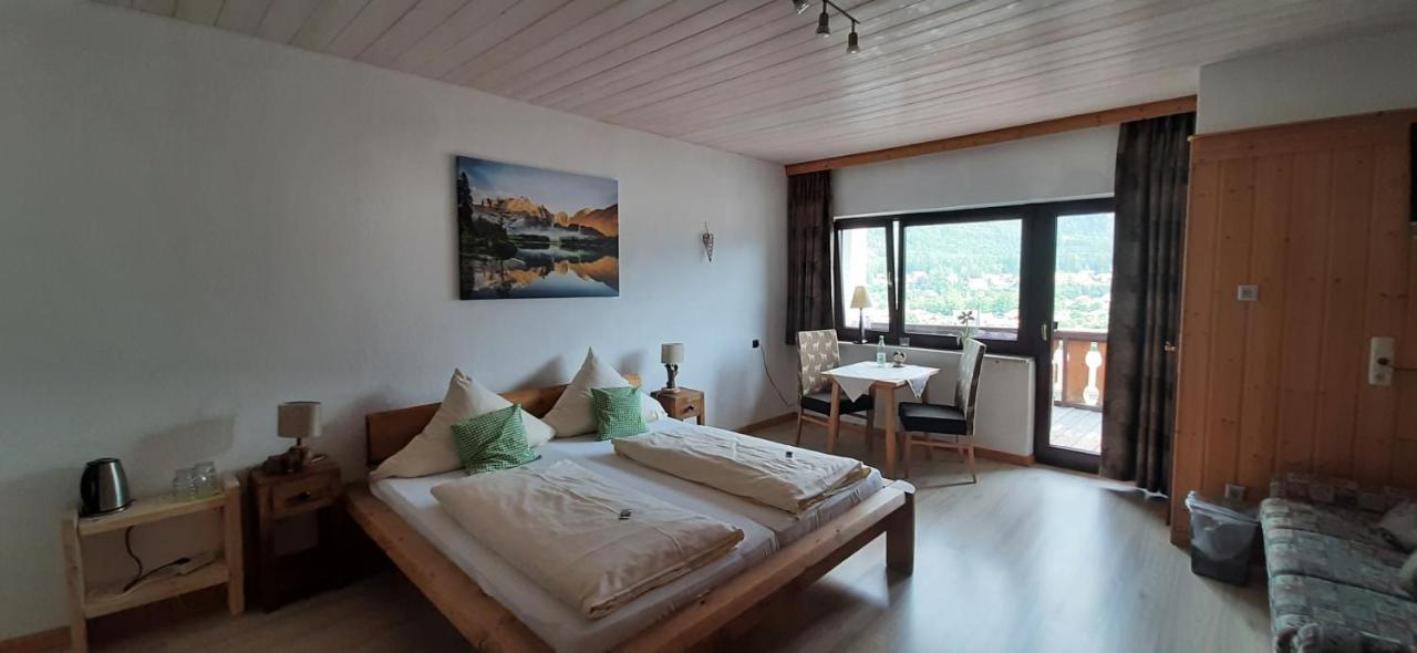Alpenappartements Schwalbennestl Mittenwald Exterior photo