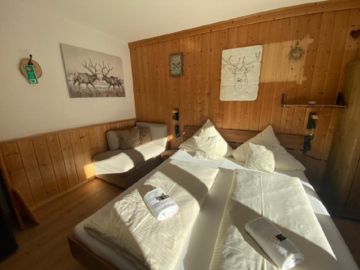 Alpenappartements Schwalbennestl Mittenwald Exterior photo