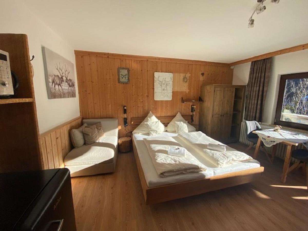 Alpenappartements Schwalbennestl Mittenwald Exterior photo