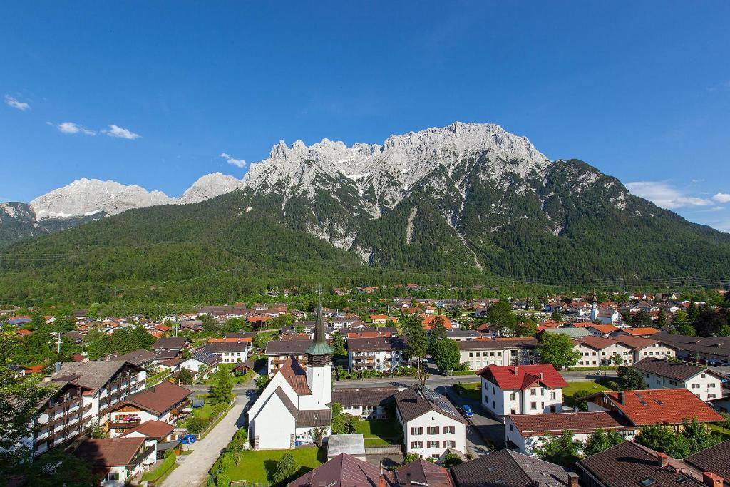 Alpenappartements Schwalbennestl Mittenwald Exterior photo